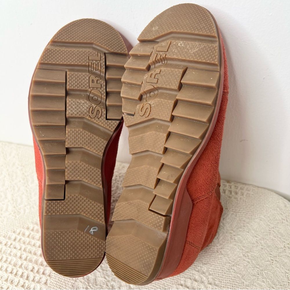 Sorel Wedge Evie Pull On Booties Warp Red Size 8 Suede - Picture 10 of 10